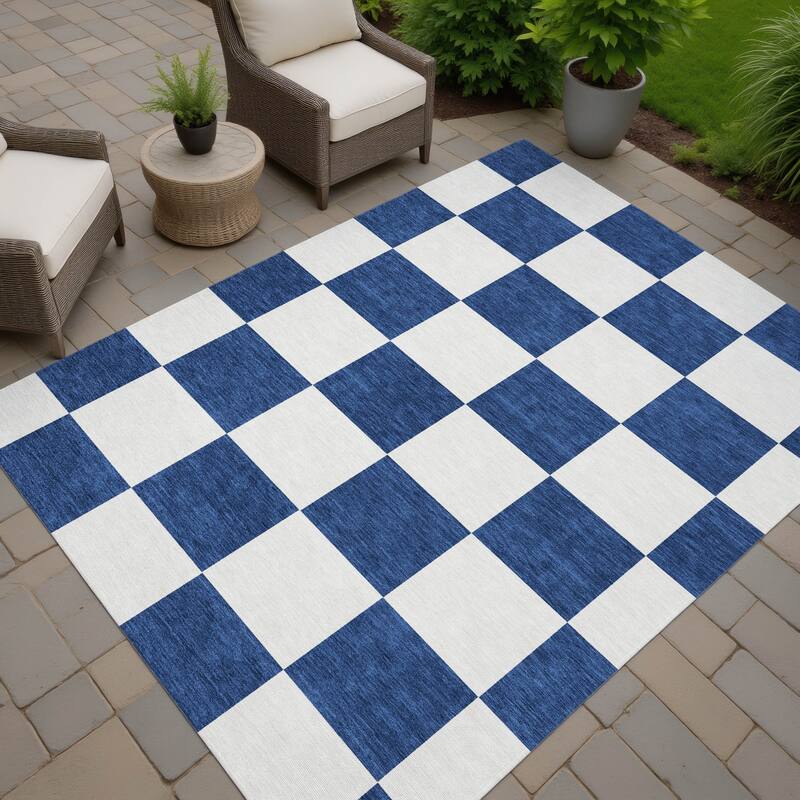 Machine Washable Indoor/ Outdoor Modern Checker Chantille Rug - Navy - 5' x 7'6"