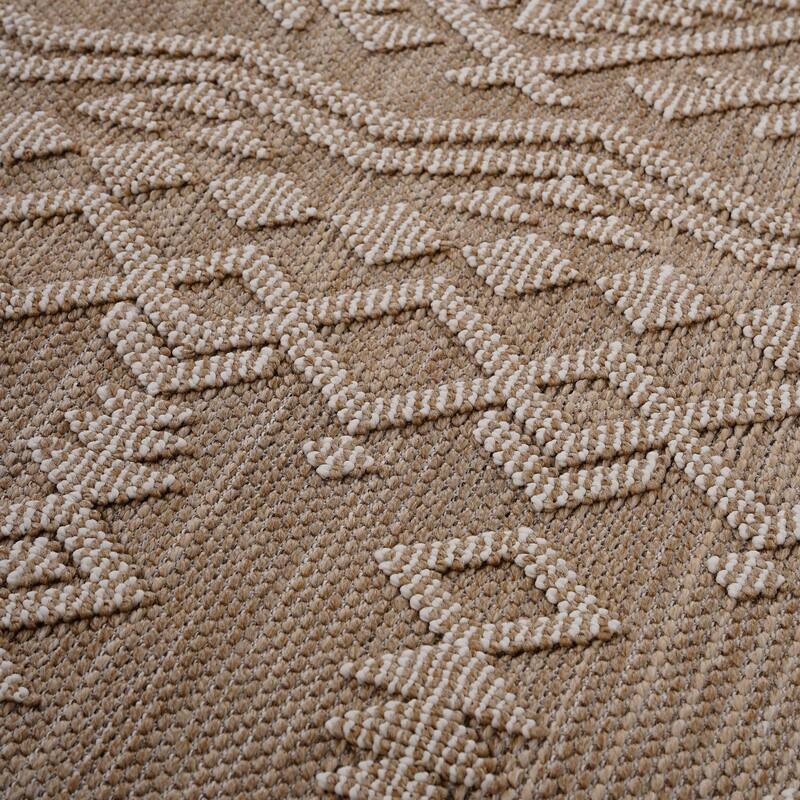 Guros Collection Natural / Traditional Indoor / Outdoor Non-Shedding Area Rug