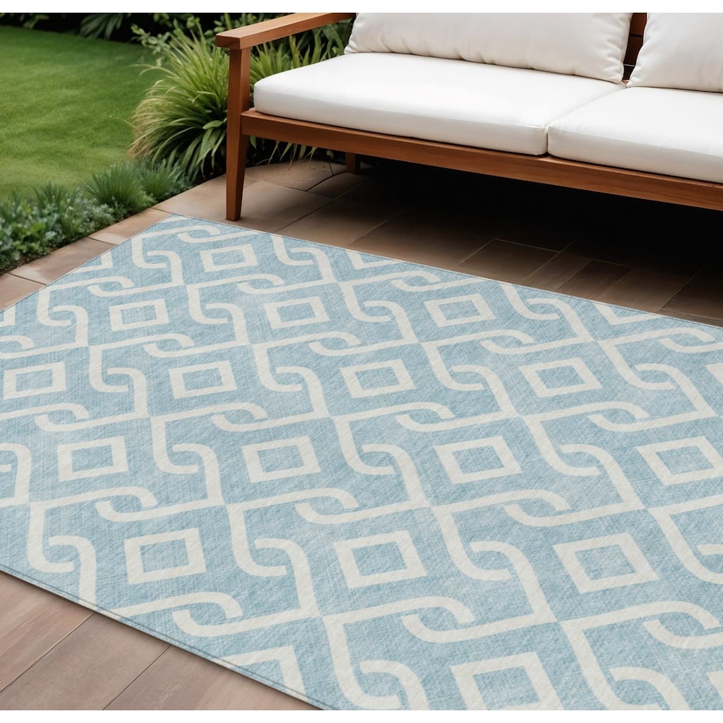 HomeRoots Geometric Transitional Rectangle Outdoor Rug
