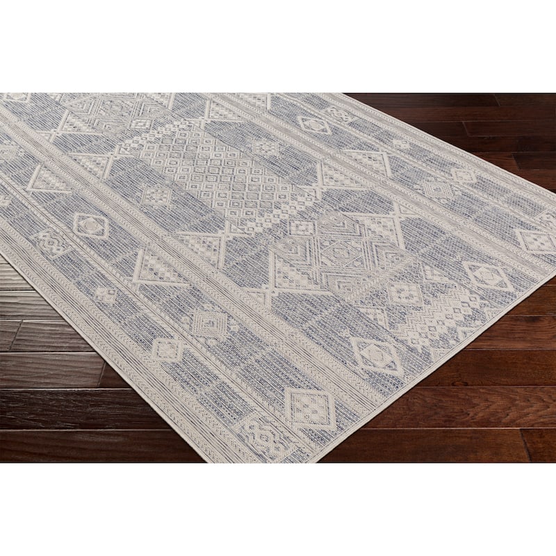 Livabliss Azucena Global Diamond Indoor/ Outdoor Area Rug