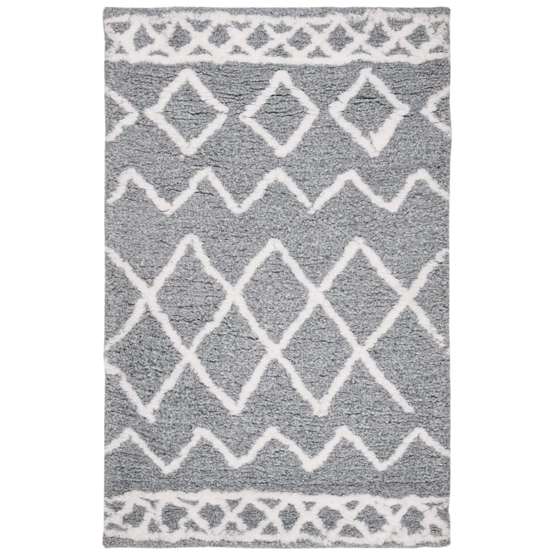 SAFAVIEH Handmade Klavdija Shag Gaylene Polyester Rug
