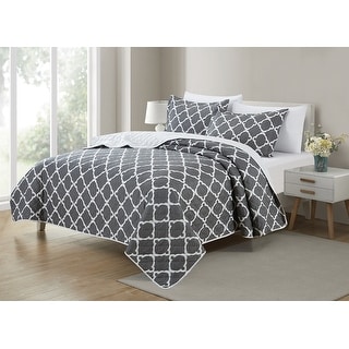 Cozy Line Ogee Stripe Leaf Green Beige Polyester Quilt Bedding Set - On  Sale - Bed Bath & Beyond - 33922487