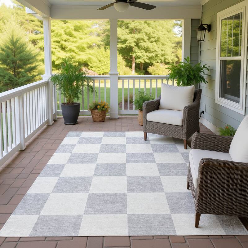 Machine Washable Indoor/ Outdoor Modern Checker Chantille Rug