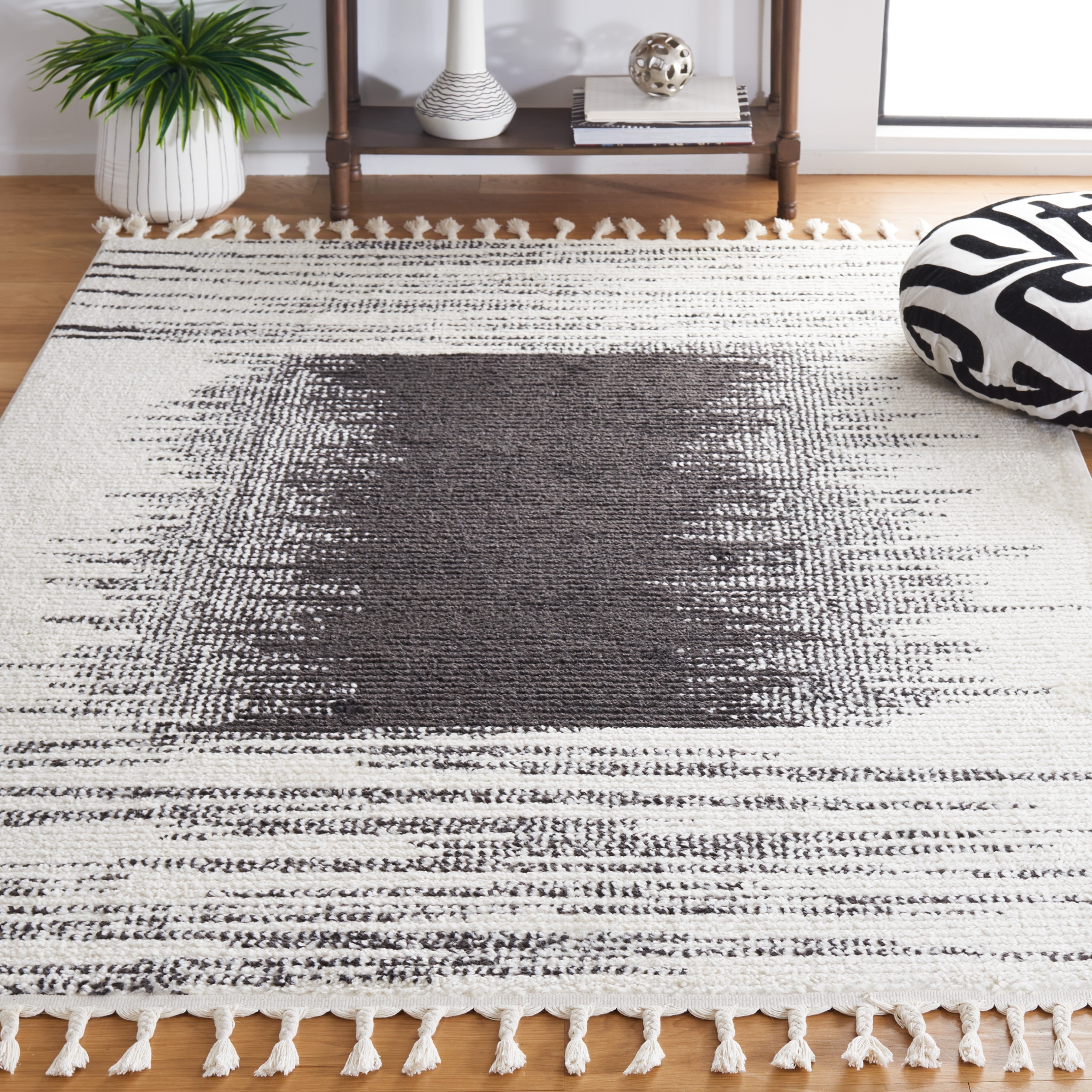 SAFAVIEH Moroccan Tassels Luvinia Abstract Rug