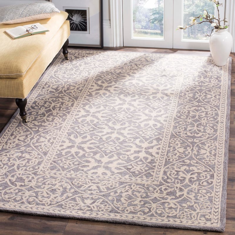 SAFAVIEH Handmade Suzani Danyelle Boho Tribal Wool Rug - 5' x 8' - Grey/Beige