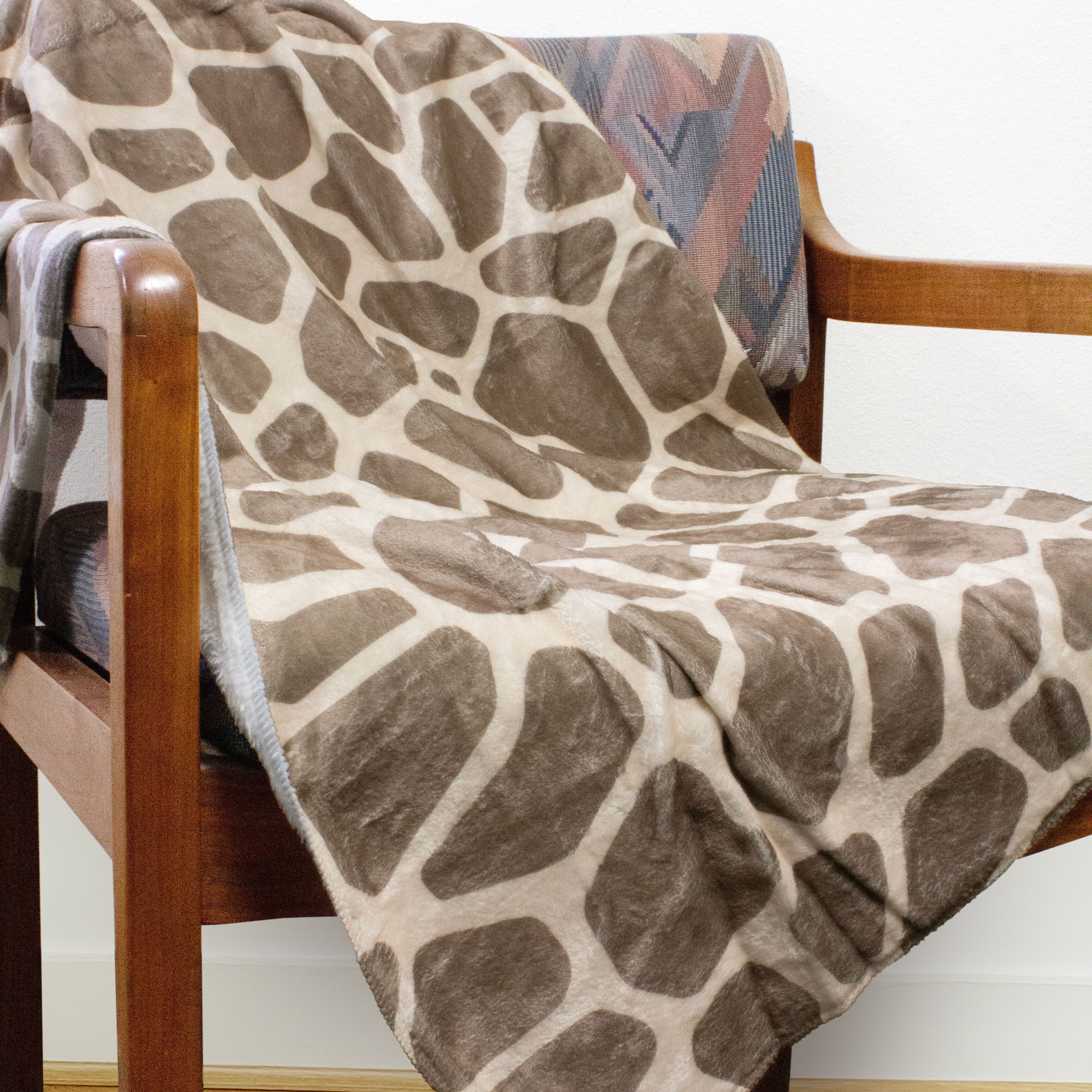 Giraffe Print Throw Blanket-image