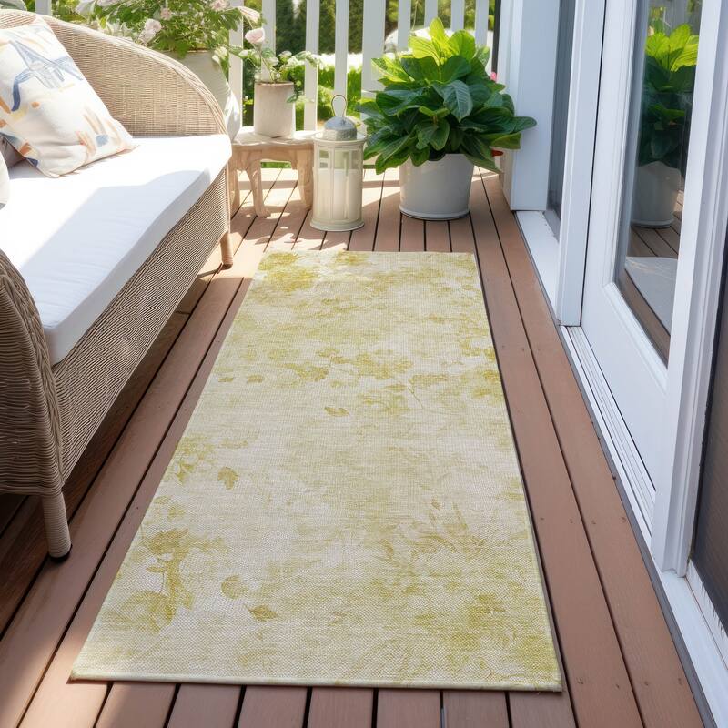 Machine Washable Indoor/ Outdoor Chantille Vanishing Floral Rug