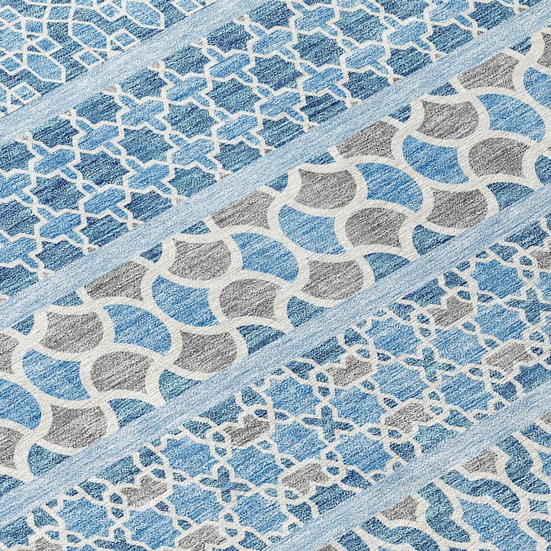 HomeRoots Quatrefoil Transitional Rectangle Outdoor Rug