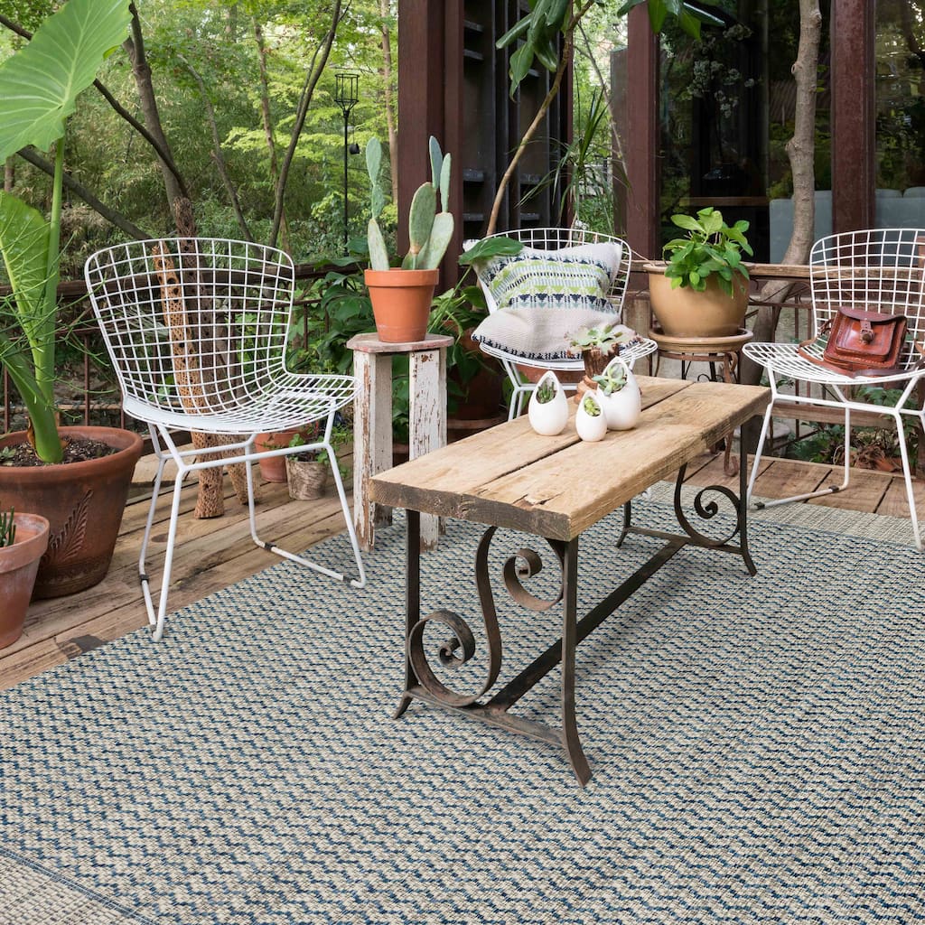 Alexander Home Havannah Chevron Stripe Indoor/ Outdoor Area Rug