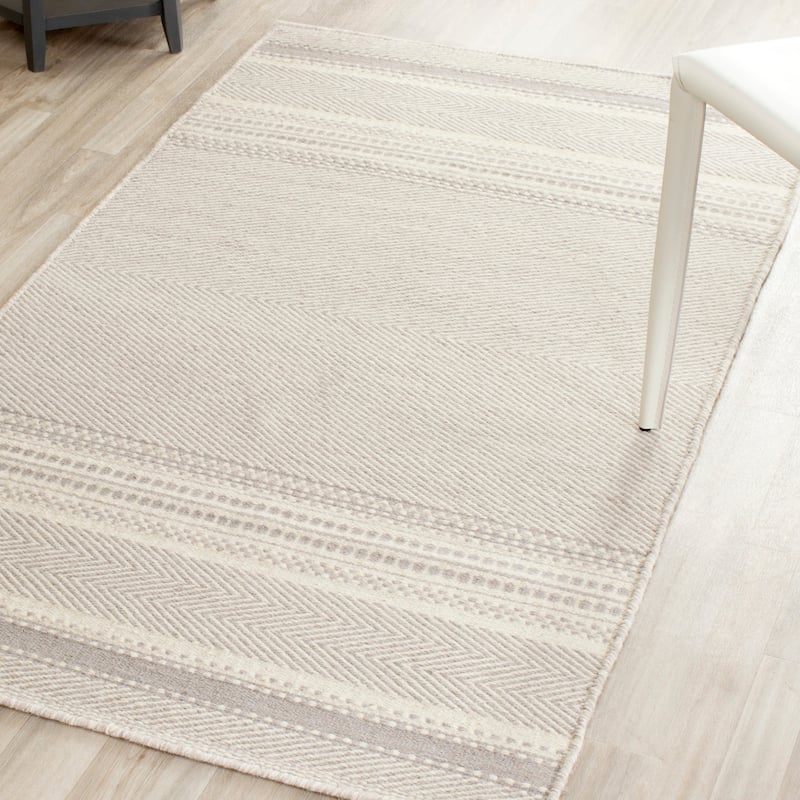 SAFAVIEH Handmade Flatweave Kilim Manrica Wool Rug - 3' x 5' - Grey/Ivory