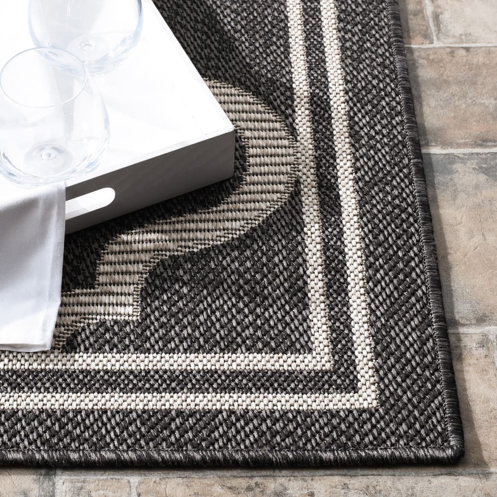 SAFAVIEH Bermuda Washable Edelt Indoor/ Outdoor Waterproof Rug