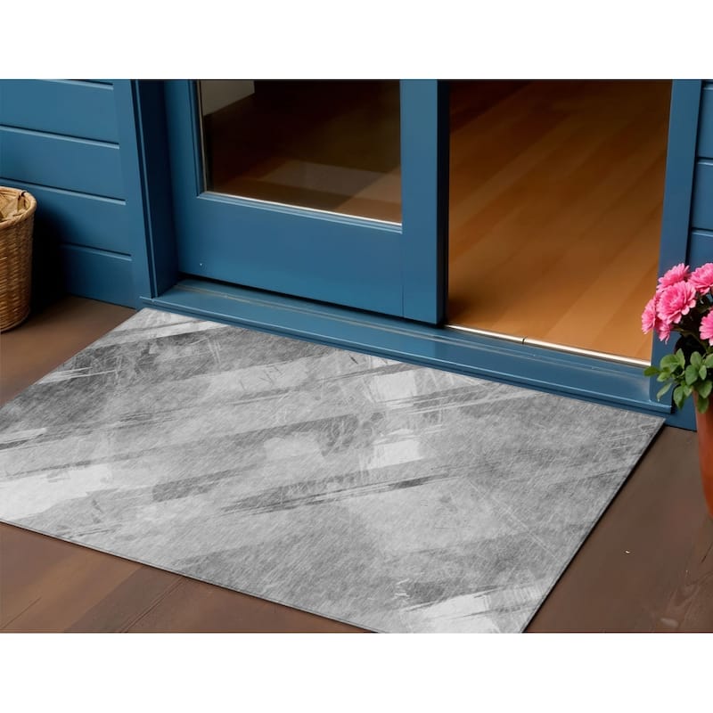 HomeRoots Striped Transitional Rectangle Outdoor Rug - Silver/Grey - 3' x 5'