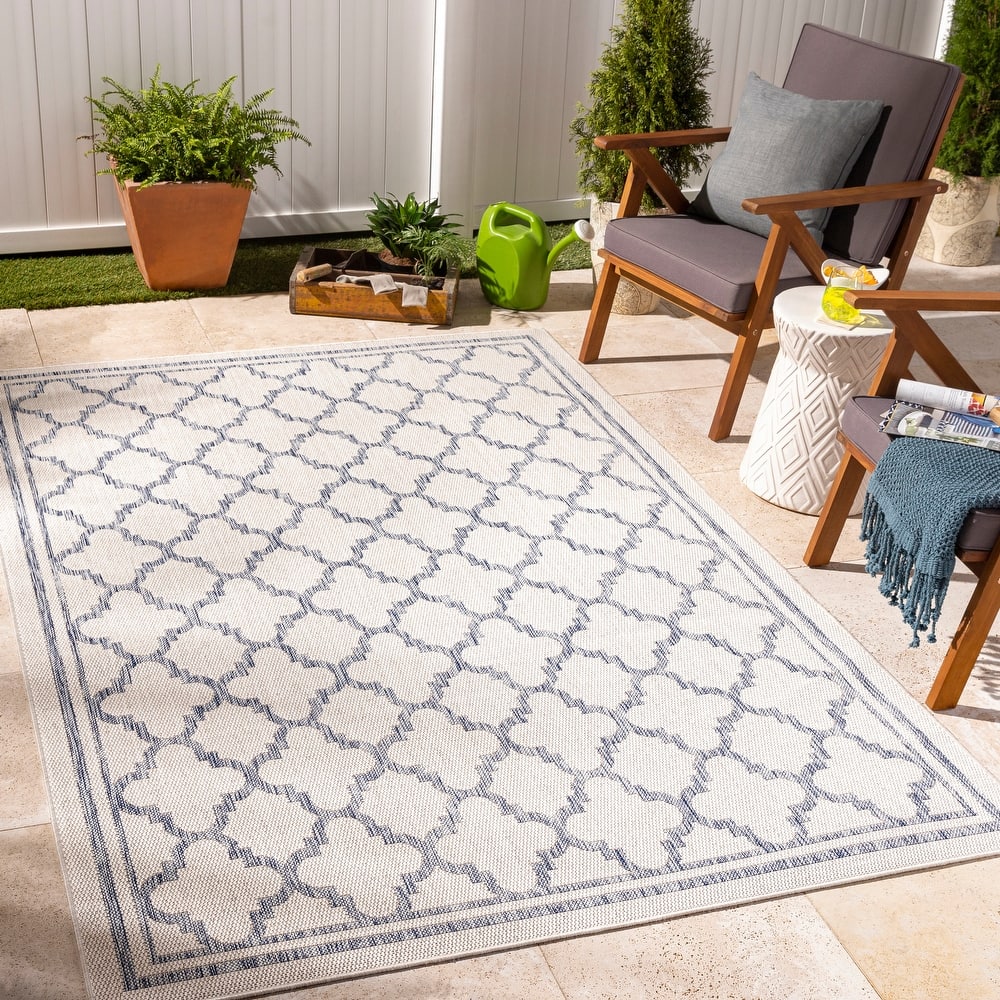 Livabliss Tuareg Vintage Diamond Outdoor Rug