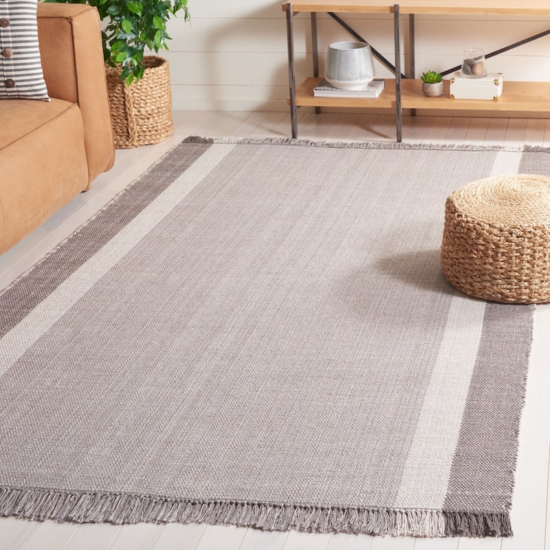 SAFAVIEH Flatweave Montauk Yurdagul Fringed Cotton Area Rug - 7' Square - Ivory/Grey