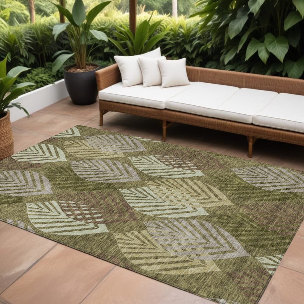 HomeRoots Floral Transitional Rectangle Outdoor Rug