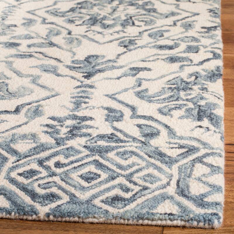 SAFAVIEH Handmade Dip Dye Nicki Floral Wool Rug