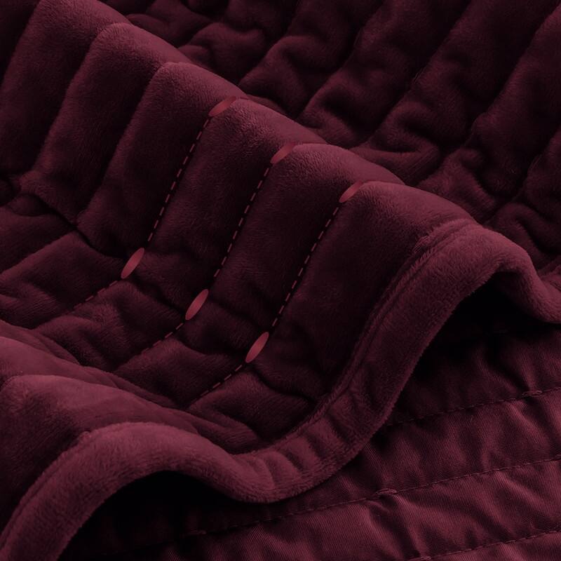 Wonderful Velvet 3 Piece Quilt Set