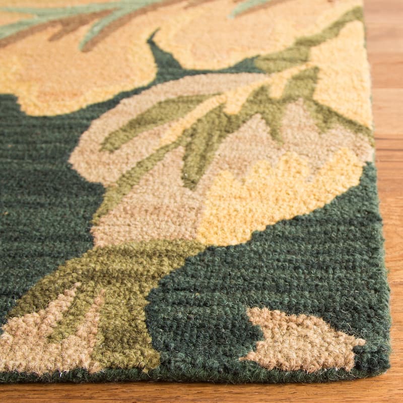 SAFAVIEH Handmade Jardin Austra Country Floral Wool Rug