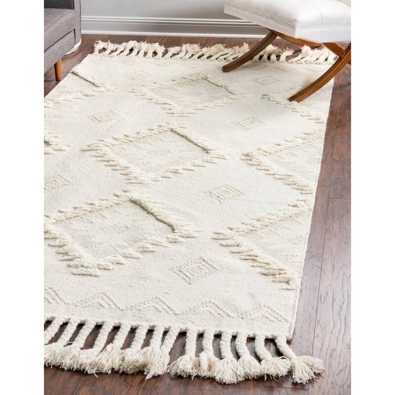Southwestern/Lodge Izhobert Collection Area Rug - Ivory - 6'x9'