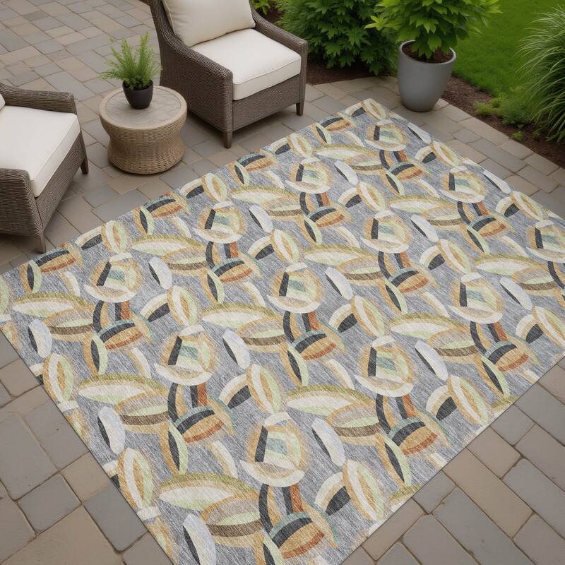 Machine Washable Indoor/ Outdoor Modern Heli Chantille Rug