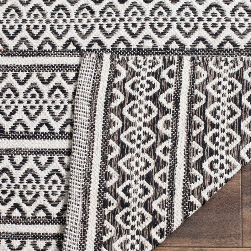 SAFAVIEH Handmade Flatweave Montauk Laetitia Cotton Rug - Ivory/Black - 6' x 9'