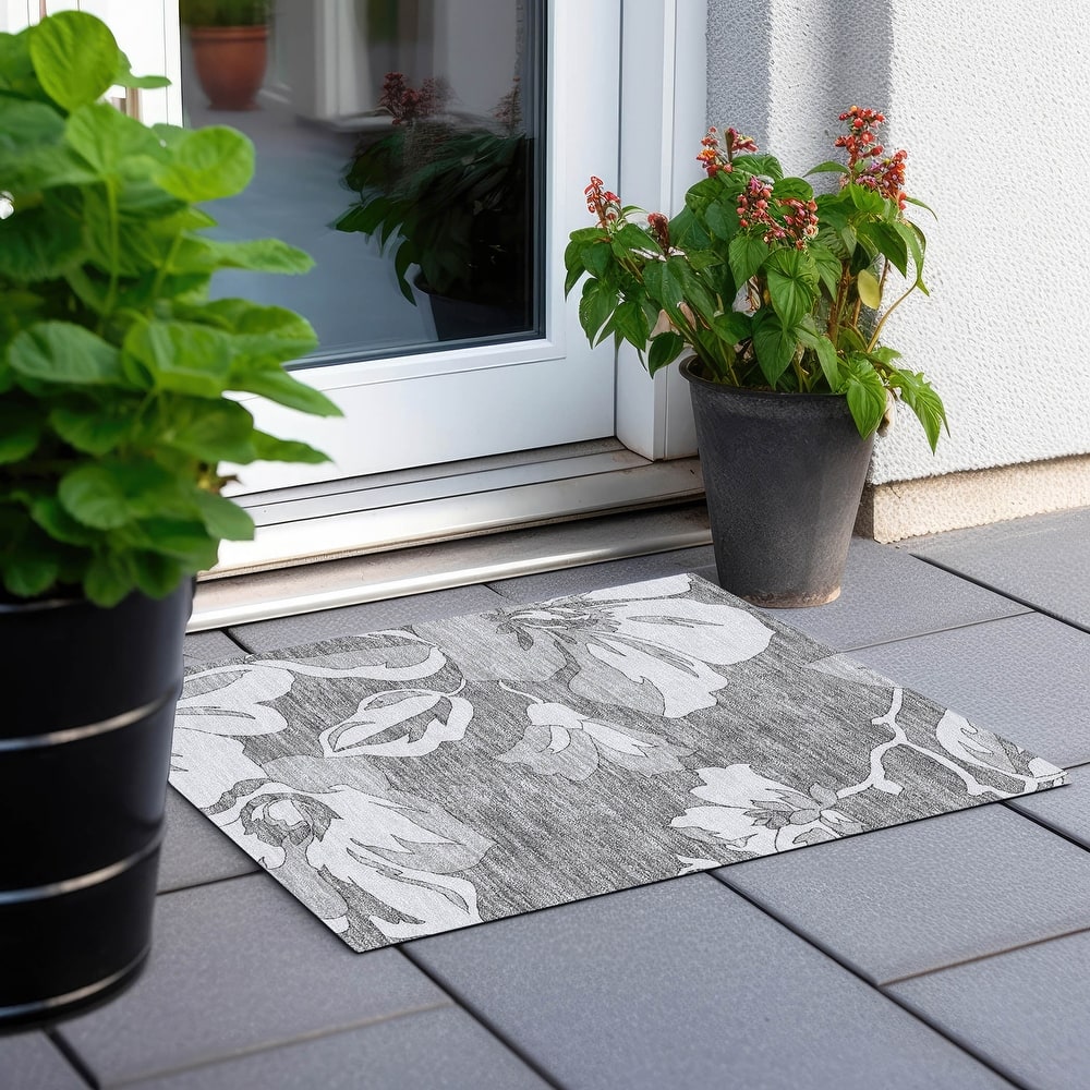 Machine Washable Indoor/ Outdoor Chantille Floral Rug