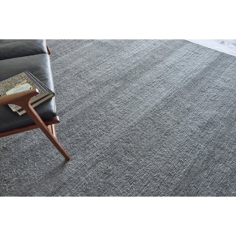 EXQUISITE RUGS Merino Wool Hand-knotted Dark Grey Area Rug.