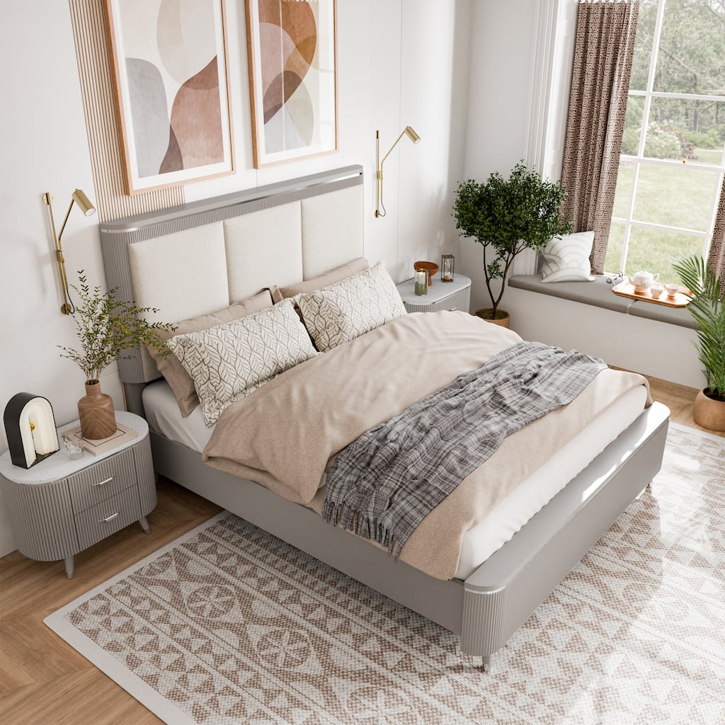 Furniture of America Seraphine Modern 3-Piece Light Grey Panel Bedroom Set with Fluted Headboard