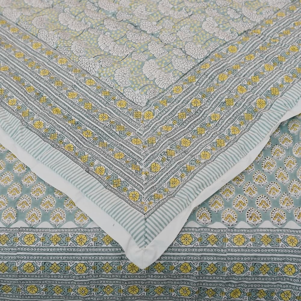 Fabdivine Handmade Cotton Quilt Green White Floral, Reversible Eco-Chic Bed Layer, Textured Decorative Quilt for Modern Interior