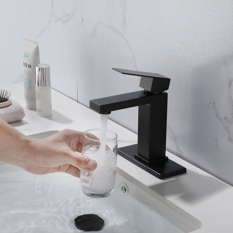 Single Handle Bathroom Sink Faucet with Pop-Up Drain (with Overflow)