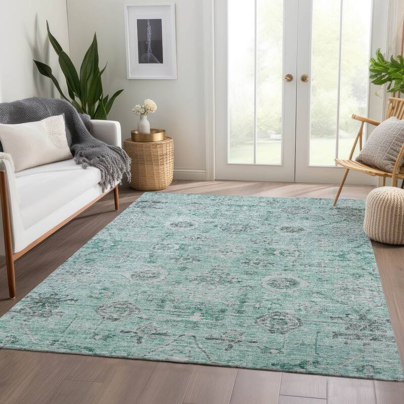 Machine Washable Indoor/ Outdoor Vintage Traditional Chantille Rug
