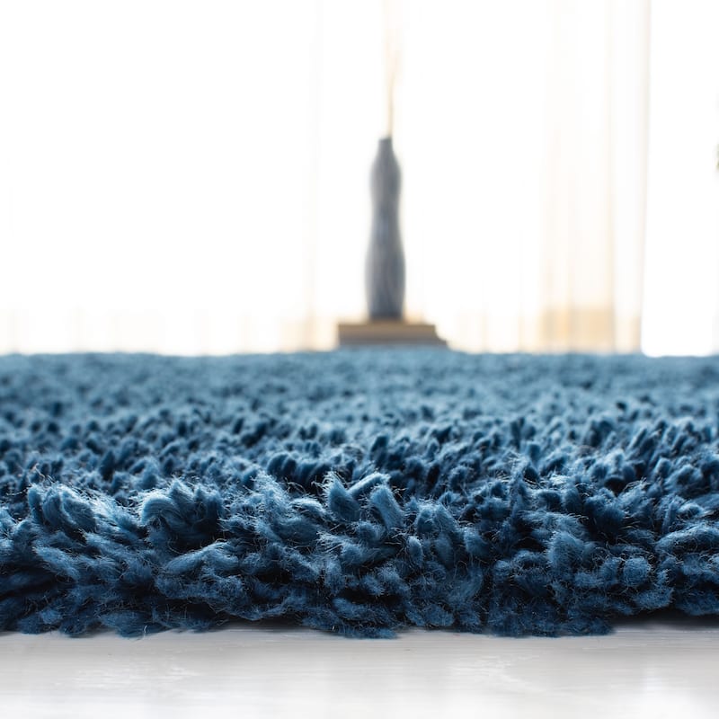 SAFAVIEH Fontana Shag Kimberlie Solid 2-inch Thick Rug