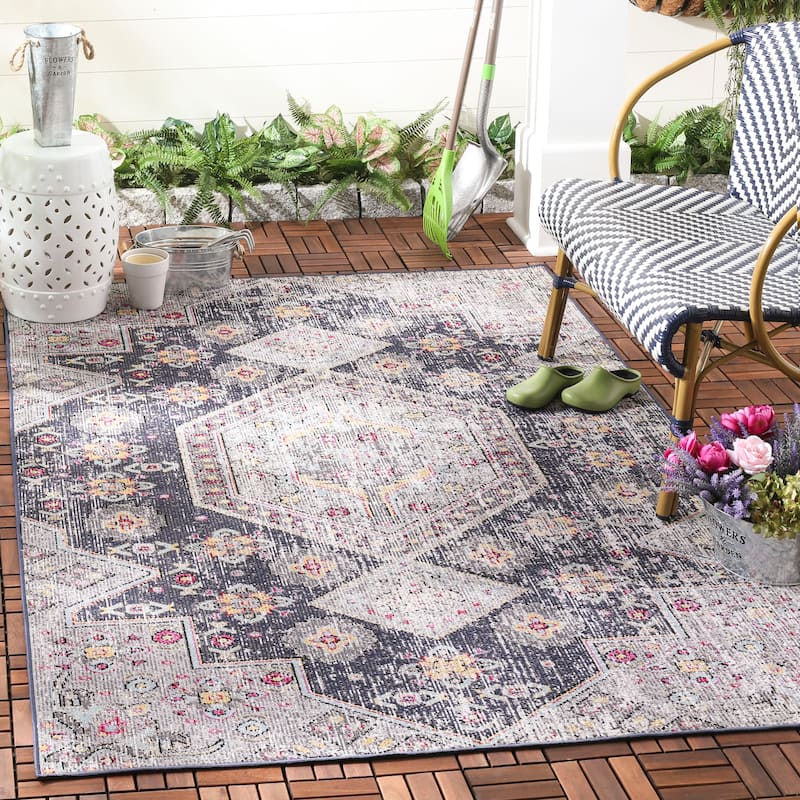 SAFAVIEH Montage Sunhild Indoor/ Outdoor Waterproof Patio Backyard Rug