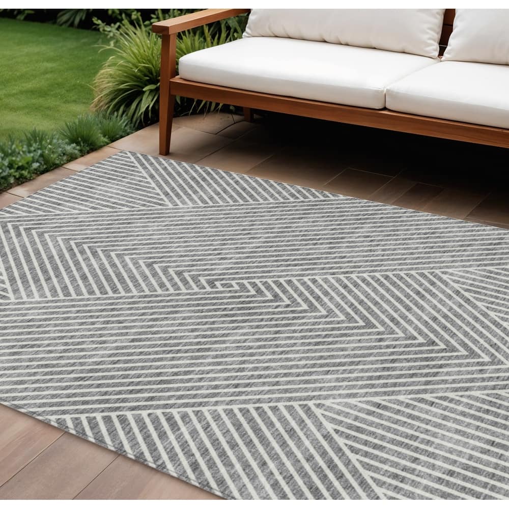 HomeRoots Geometric Transitional Rectangle Outdoor Rug