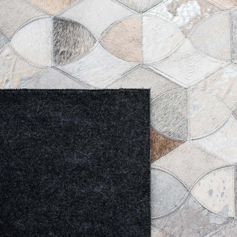 SAFAVIEH Flatweave Studio Leather Friedy Modern Rug