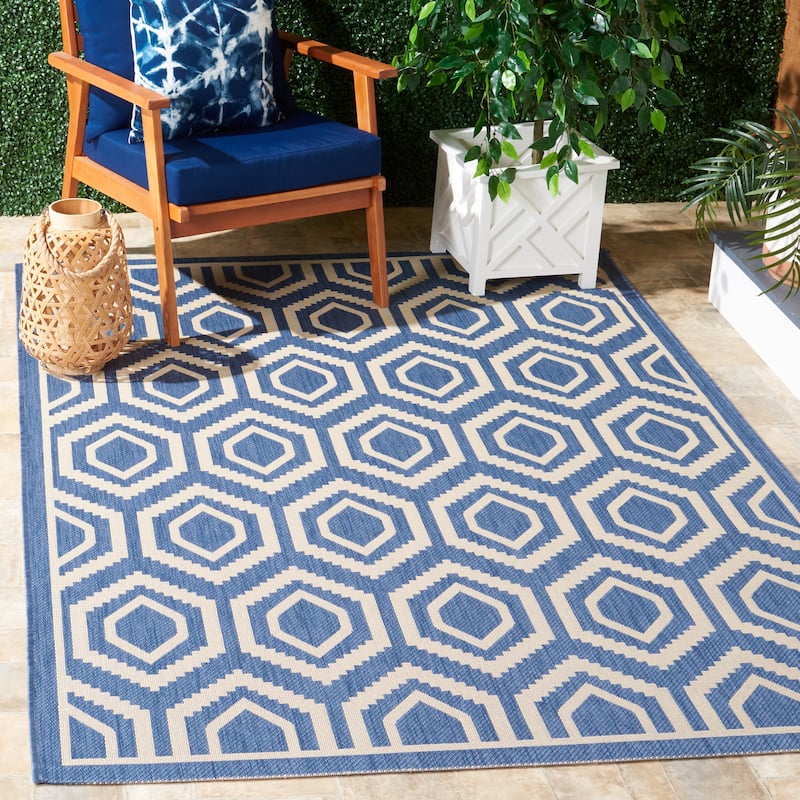 SAFAVIEH Courtyard Carolee Indoor/ Outdoor Patio Backyard Rug
