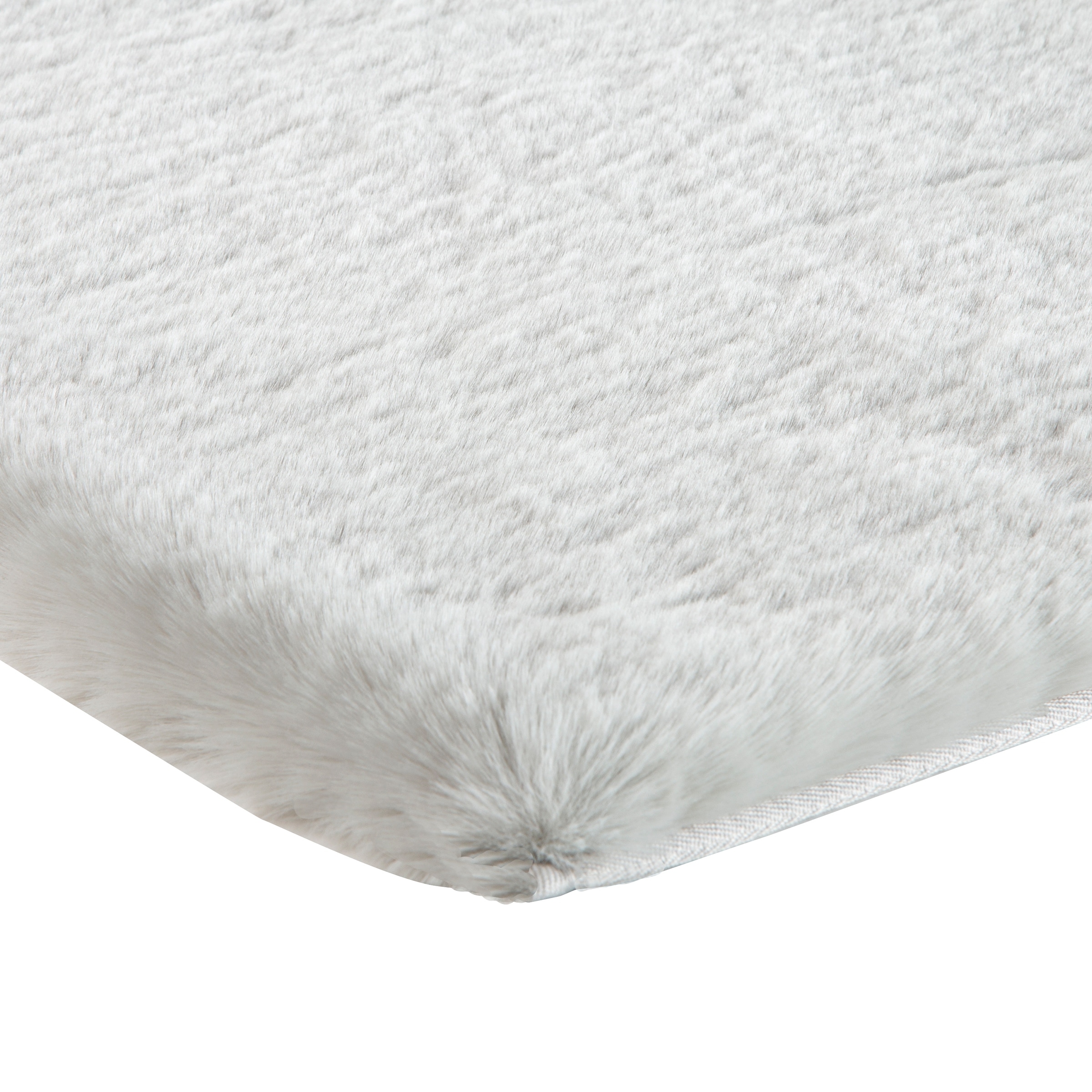 https://ak1.ostkcdn.com/images/products/is/images/direct/13e025a91226025c053e8fefc0f3f0bd2ebac0b9/Faux-Fur-Bath-Mat---21x60-Inch-Nonslip-Rug-by-Home-Complete.jpg