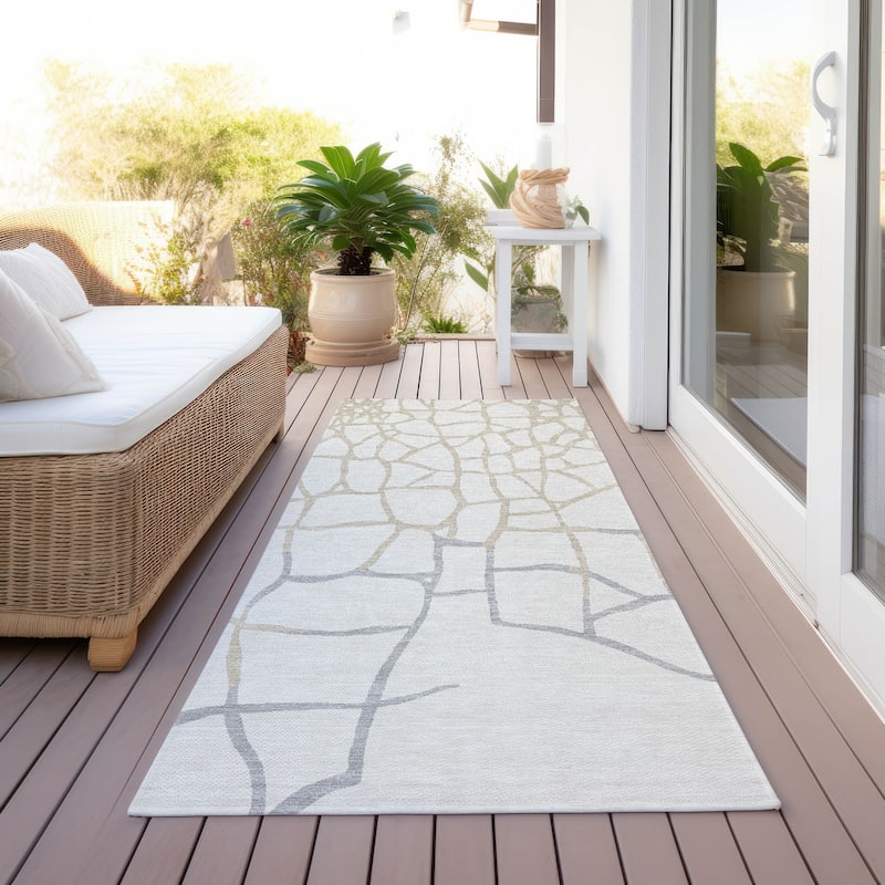 Machine Washable Indoor/ Outdoor Abstract Webby Chantille Rug
