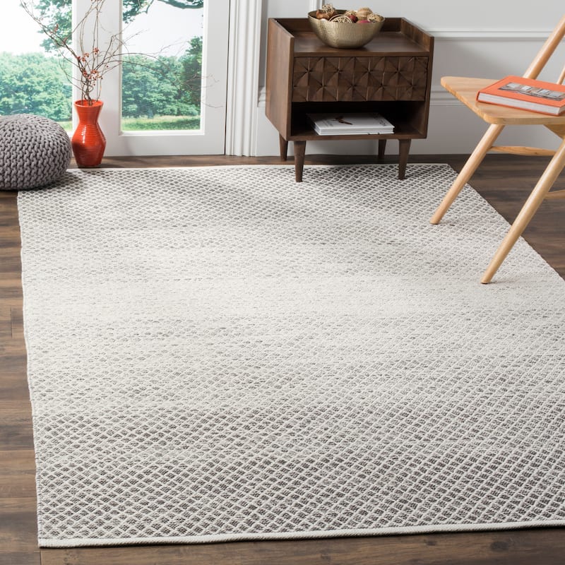 SAFAVIEH Handmade Flatweave Montauk Geert Cotton Rug - 5' x 8' - Light Grey/Ivory