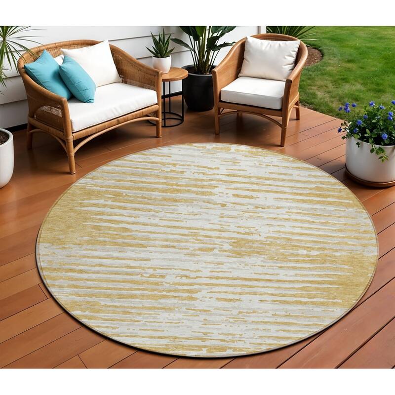 HomeRoots Striped Transitional Rectangle Outdoor Rug - 8' Round