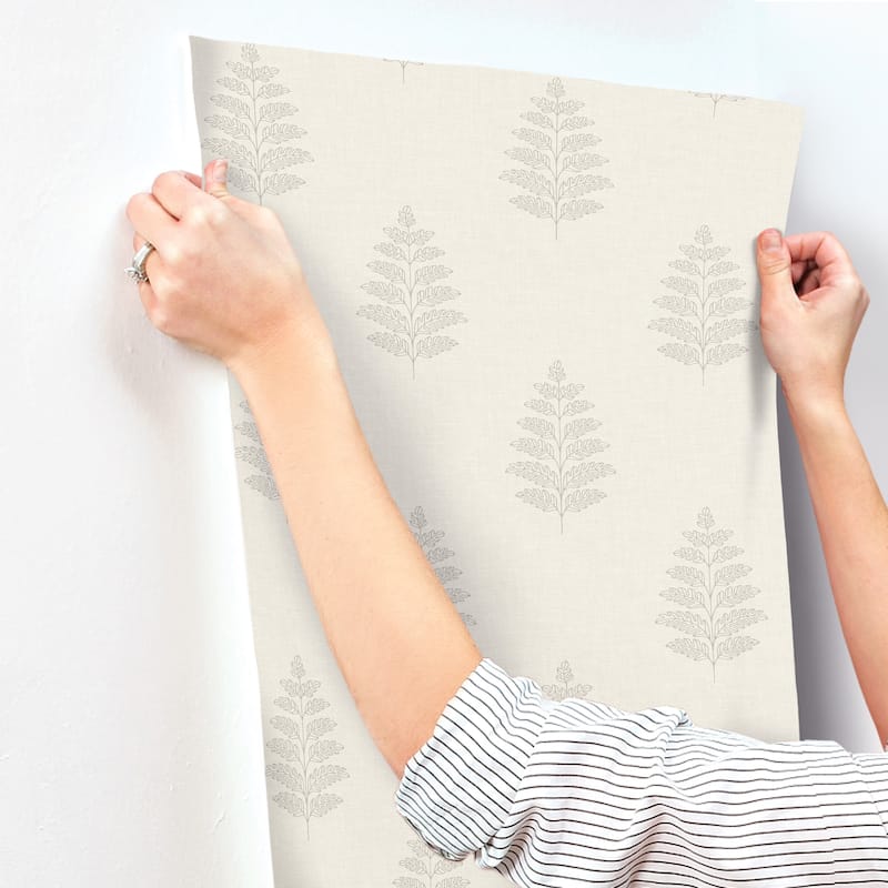 Chesapeake Frond Cream Leaf Wallpaper