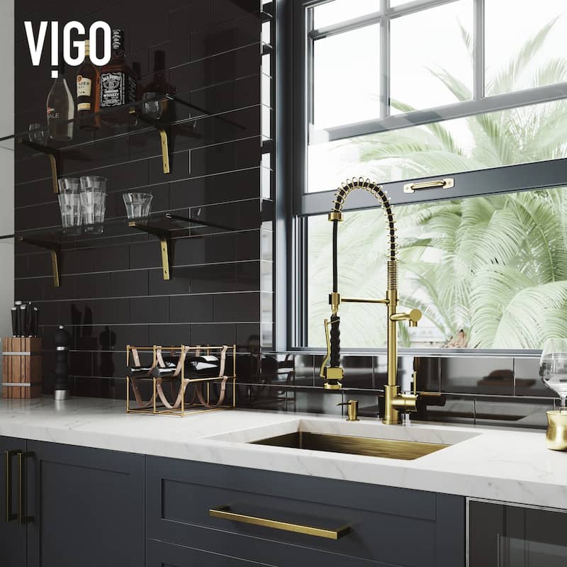 VIGO Zurich 27" H Single Handle Pull-Down Sprayer Kitchen Faucet