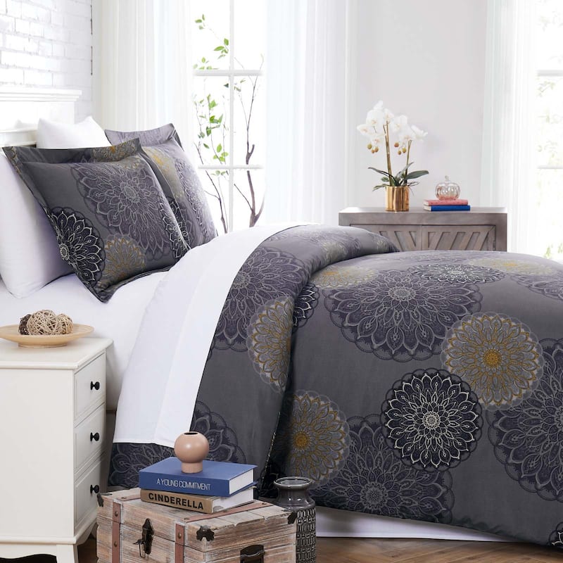 Midnight floral Down Alternative Comforter and Sham Set - Queen - Black - 3 Piece