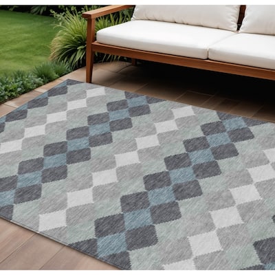HomeRoots Geometric Transitional Rectangle Outdoor Rug