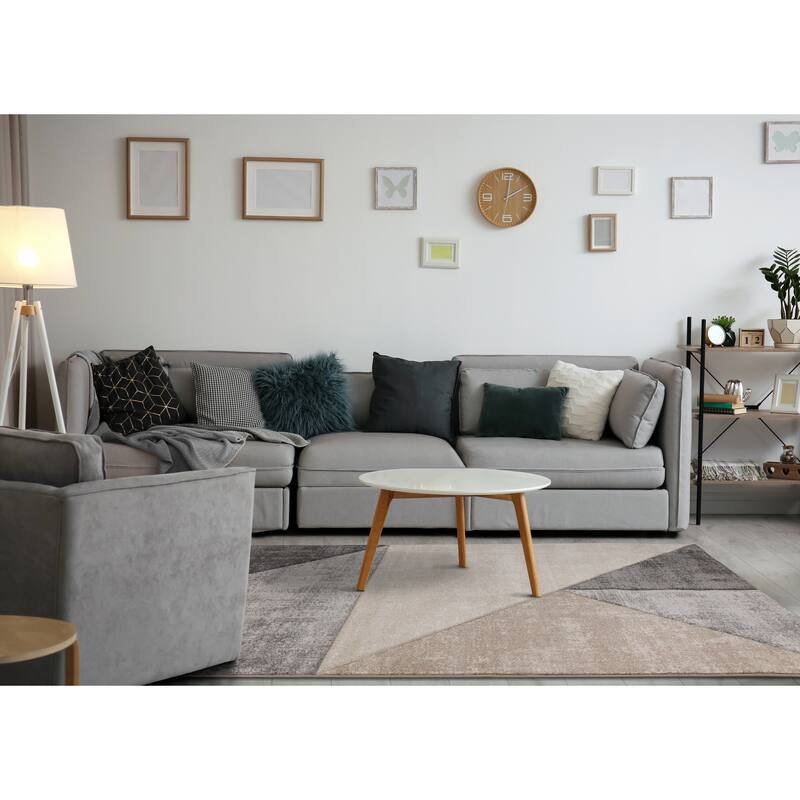 Fabio Collection - Beige/Grey Geometric Triangles Rug
