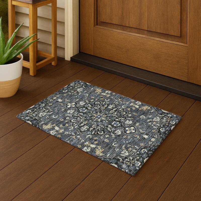 Machine Washable Indoor/ Outdoor Traditional Savannah Chantille Rug - Black - 1'8" x 2'6"
