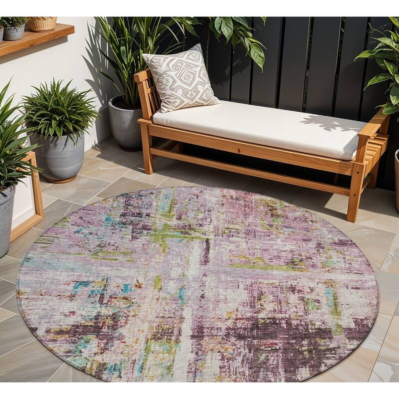 HomeRoots Abstract Transitional Rectangle Outdoor Rug - 8' Round