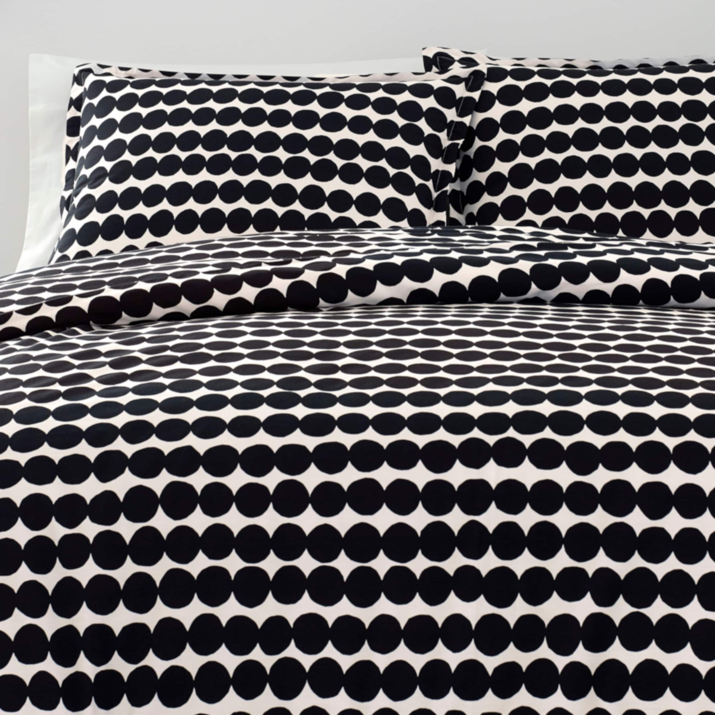 Marimekko Rasymatto Black Cotton Comforter Sham Set Overstock Marimekko Rasymatto Black Cotton Comforter Sham Set Overstock