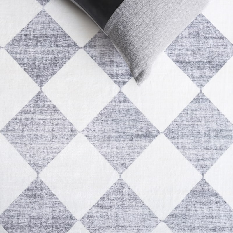 SAFAVIEH Santa Clara Manervia Modern & Contemporary Rug