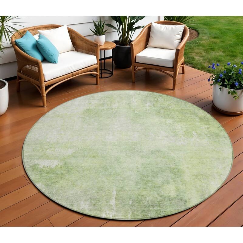 HomeRoots Abstract Transitional Rectangle Outdoor Rug - 8' Round